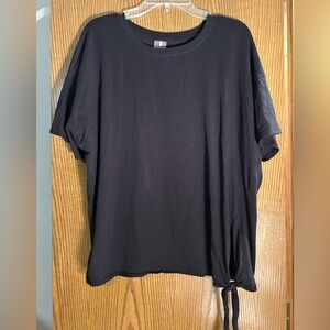 CALIA by Carrie Underwood Black Short Sleeve Tee